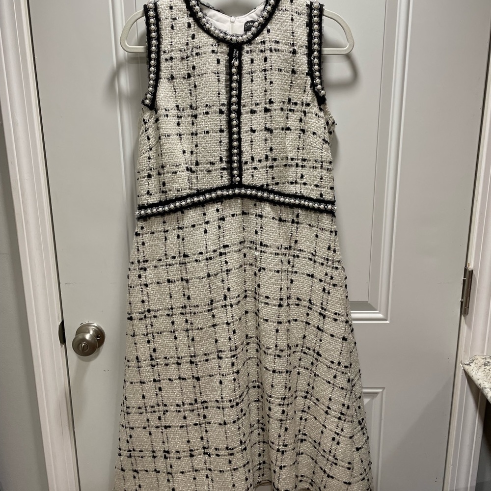 FORMAL TWEED DRESS WITH PEARL EMBELLISHMENTS